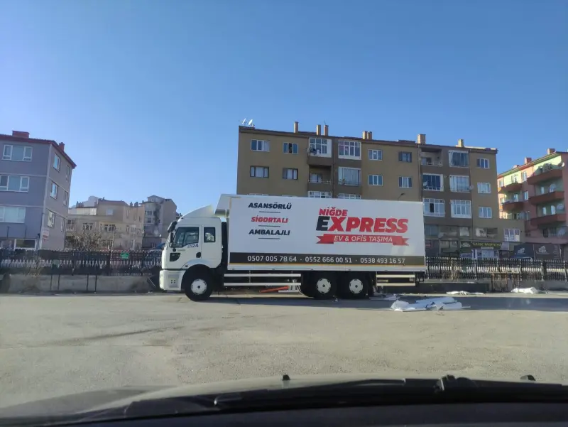 Niğde Express araçları